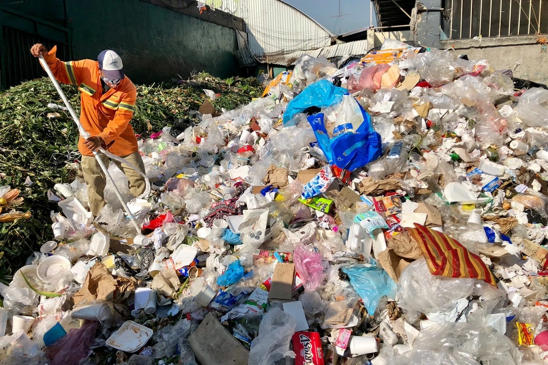 El dictamen plantea como solución al problema el reciclaje y la valorización energética de plásticos desechables, cuando la jerarquía establece que se debe priorizar la prevención y la minimización en la generación de residuos. Foto Luis Castillo / Archivo