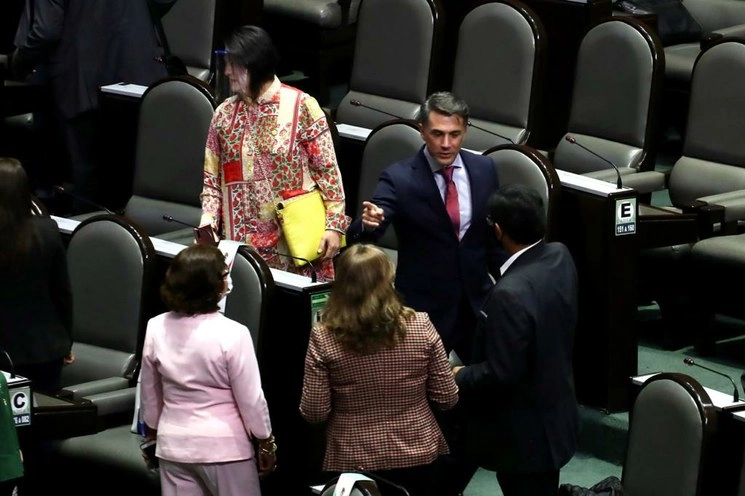 Diputados federales de Morena en el salón de Plenos de San Lázaro. Foto Luis Castillo