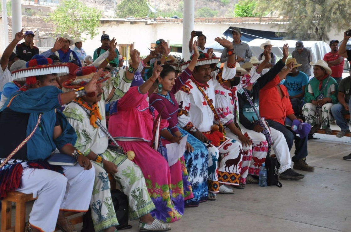 El sábado 11 de junio se realizó la consulta para que la comunidad wixárika de San Sebastián Teponahuaxtlán, en el municipio de Mezquitic, Jalisco, reciba recursos públicos de forma directa. Foto IEPC