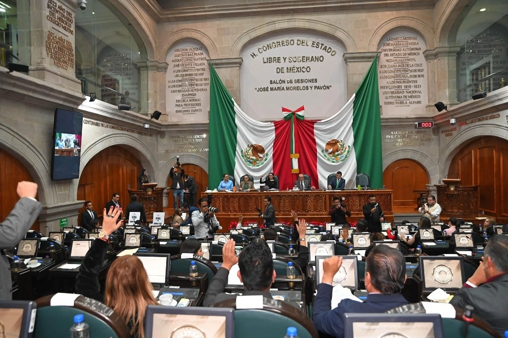 El Congreso del Estado de México, aprobó por mayoría la armonización de la reforma al Poder Judicial federal. Foto @Legismex