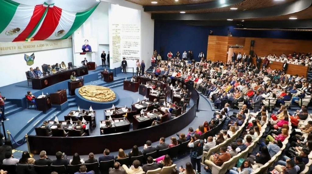 Fue aprobada por unanimidad por los 28 diputados que acudieron a la sesión, la iniciativa de seguridad pública, que busca dotar a la Secretaría de Seguridad Pública y Protección Ciudadana, de atribuciones e instrumentos jurídicos que permiten su participación en la investigación de los delitos. Foto Ricardo Montoya
