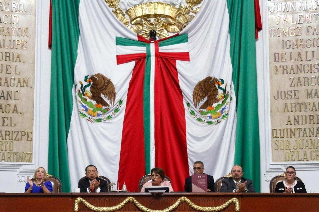 El Congreso de la Ciudad de México aprobó por unanimidad la reforma en materia de pueblos y
comunidades indígenas y afromexicanos, aprobada por el Congreso de la Unión. Foto Cuartoscuro