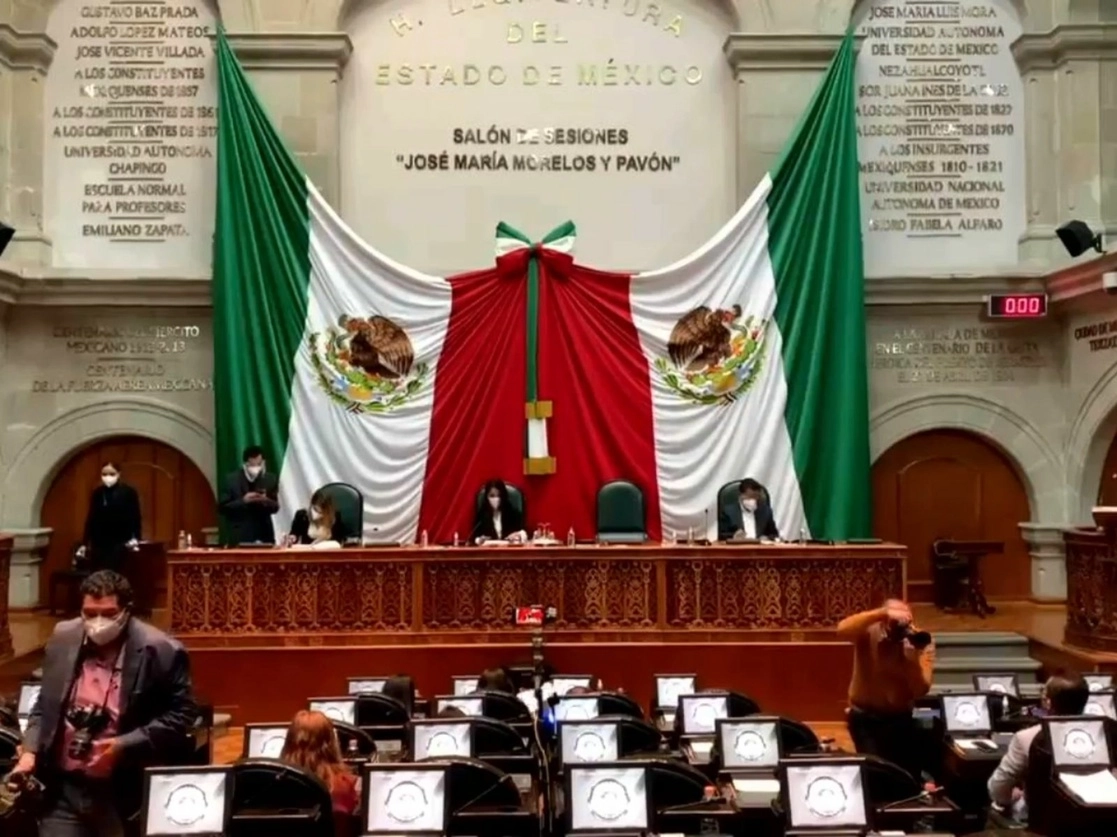 La sesión del primer periodo ordinario del tercer año de la LX Legislatura del Congreso del estado de México, el 10 de diciembre de 2020. Imagen tomada de la transmisión a través de www.facebook.com/legismex