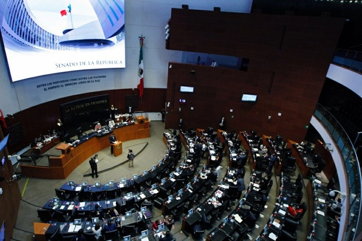 El Salón de Plenos donde se llevó a cabo ayer la sesión extraordinaria con motivo de la aprobación de dictámenes relativos al T-MEC, en el Senado de la República. Foto Roberto García Ortiz