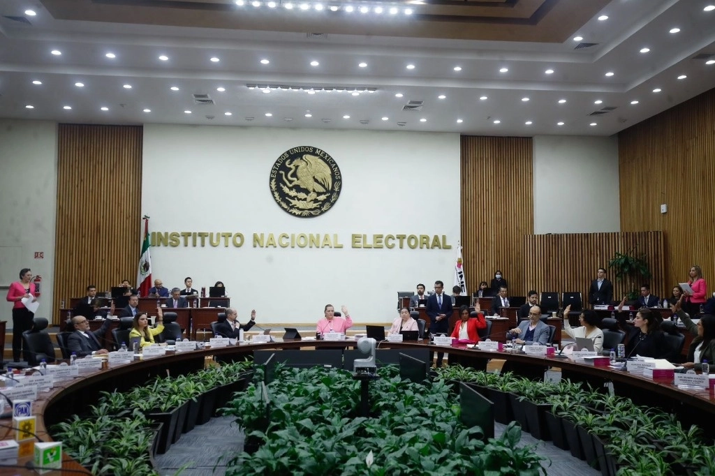 Sesión ordinaria del Consejo General del INE, en la Ciudad de México, el 27 de febrero de 2024. Foto Cristina Rodríguez





