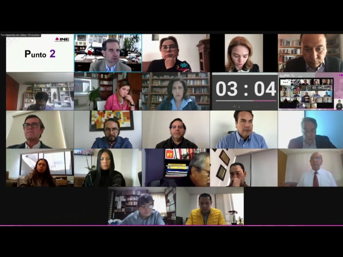 Los consejeros electorales durante la sesión a distancia de este lunes 4 de enero de 2021. Imagen tomada de la transmisión en vivo a través del canal de Yotube de INETV