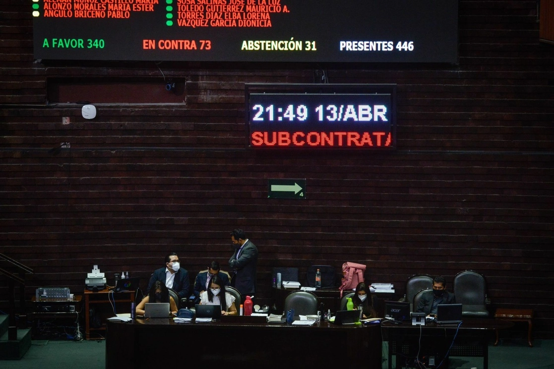 La Cámara de Diputados aprobó anoche, en lo general, la reforma que limita el ‘outsourcing’. Foto Cuartoscuro