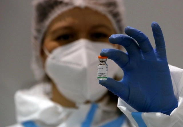 Sinopharm es el primer biológico chino que recibe aprobación de la OMS. Foto Ap