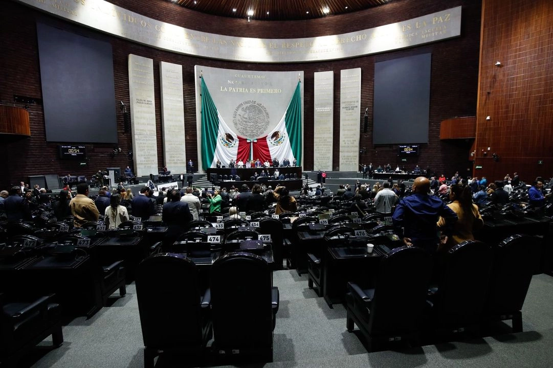 Diputados durante la sesión en la que se vota la Ley de Seguridad Pública, en la Ciudad de México, el 25 de junio de 2025. 