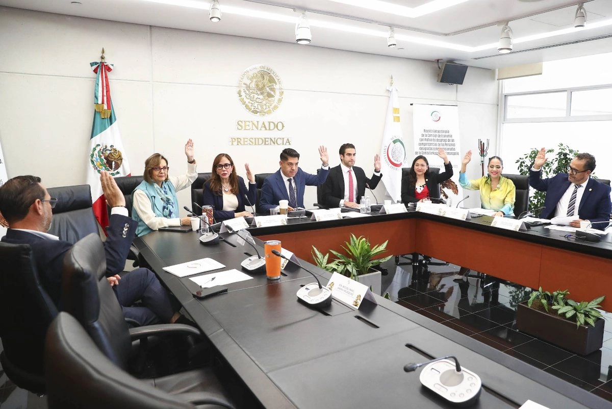 El Senado aprobó hoy los nombramientos presidenciales de los cinco integrantes de la Comisión Nacional Antimonopolio.