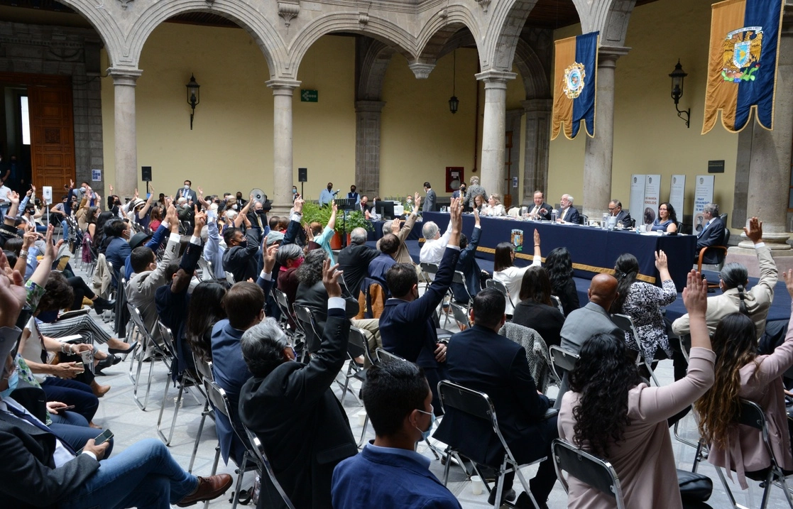 El 93.5 por ciento de lo ejercicio se destinó a la cobertura de las necesidades operativas de la institución, cuyo principal rubro es el de las remuneraciones y prestaciones de la plantilla del personal. Foto tomada del sitio de https://www.dgcs.unam.mx/boletin/bdboletin/2022_259.html