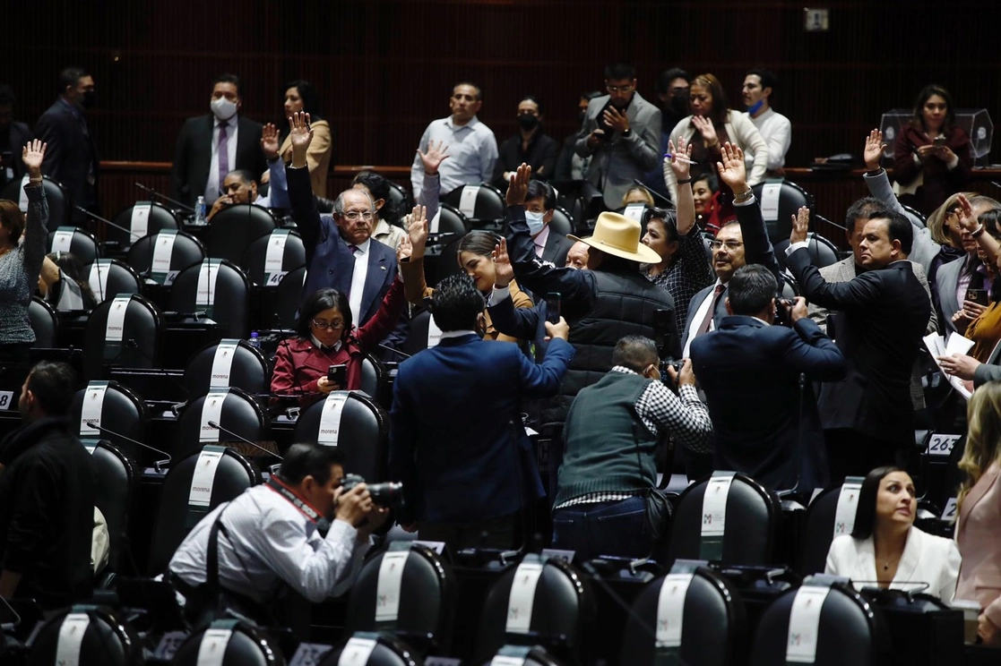 La Cámara de Diputados aprobó una ley de husos horarios, con la cual se elimina el horario de verano, vigente desde 1996. Foto Cristina Rodríguez