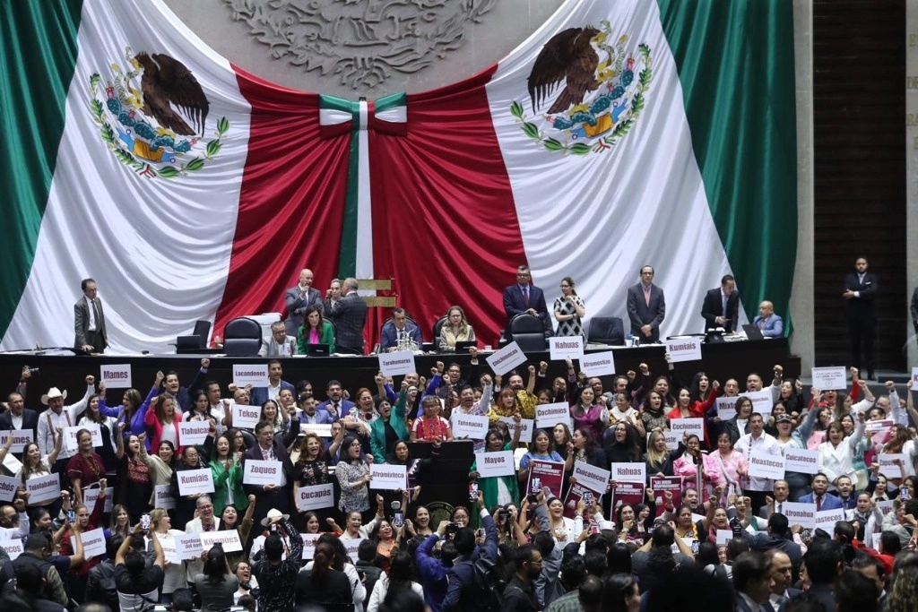 Diputados durante la discusión de la reforma de pueblos indígenas y afromexicanos. Foto Marco Peláez