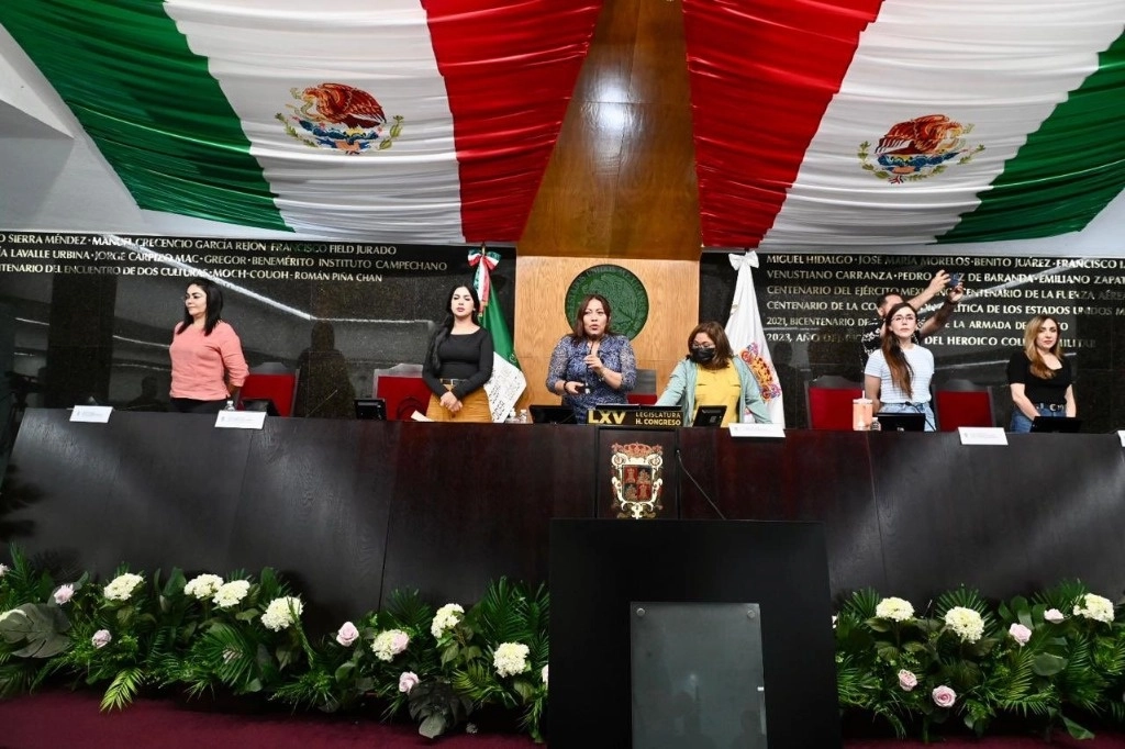 Con esta reforma, el Ministerio Público podrá solicitar al juez la prisión preventiva cuando otras
medidas cautelares no sean suficientes para garantizar la comparecencia del imputado en el juicio. Foto @LegislaturaCamp 