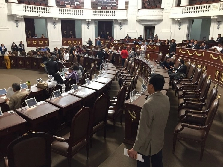 Durante la sesión extraordinaria de hoy, el pleno aprobó tres reformas para elevar a rango constitucional actividades de mejoramiento barrial, el respeto a la propiedad privada, pública y social. Foto La Jornada/Archivo.