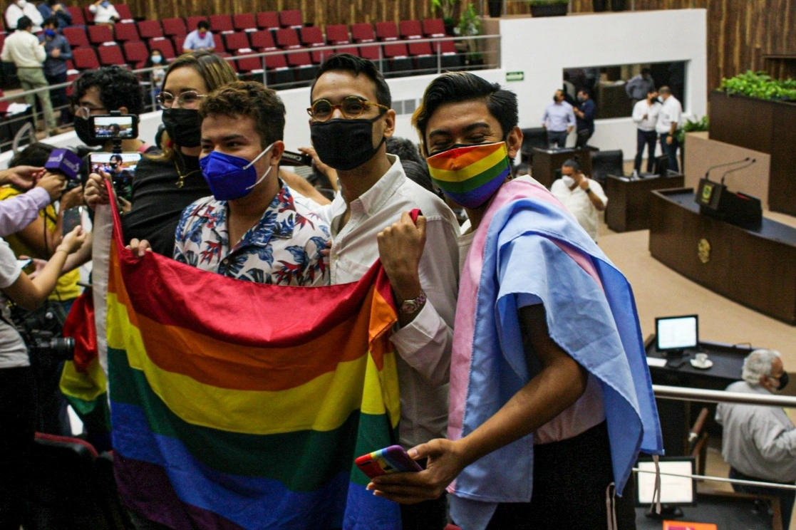 Por unanimidad se aprobaron reformas al Código de Familia y la Ley del Registro Civil de Yucatán, lo que permiten los matrimonios igualitarios en la entidad. Foto Cecilia Abreu