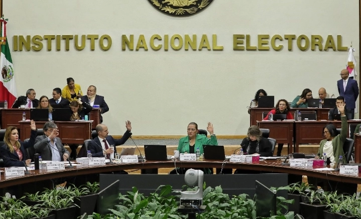 Dania Ravel apuntó que estas cuestiones se están definiendo y puliendo, a fin de garantizar la neutralidad e interés de los ciudadanos que quieran grabar sus preguntas en los 32 estados del territorio nacional. Foto Marco Peláez / archivo