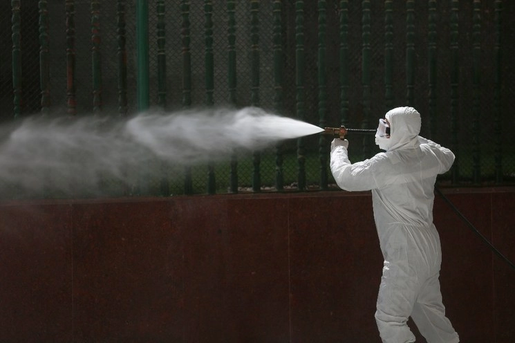 Irán, con más de seis mil 500 casos y 194 fallecimientos hasta ahora, es uno de los países del mundo más afectados por la epidemia de Covid-19. Foto Ap