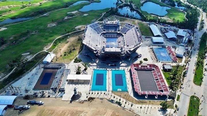 La sede del Abierto Mexicano de Tenis sufrió severas afectaciones tras el paso del huracán 'Otis' en Acapulco. Foto @AbiertoTelcel