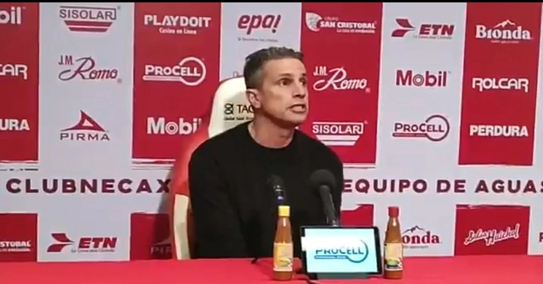 Ricardo Valiño en conferencia tras el partido ante Necaxa. Foto La Jornada