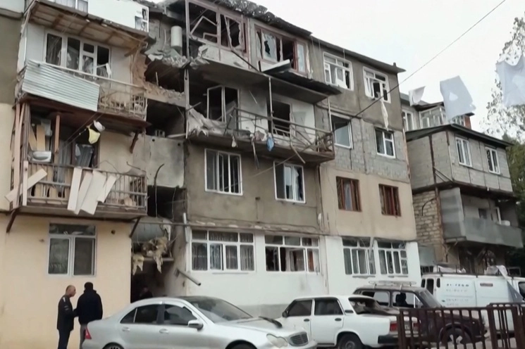 Edificio dañado en Nagorno-Karabaj como resultado de la ofensiva azerbaiyana, el 20 de septiembre de 2023. Foto Afp