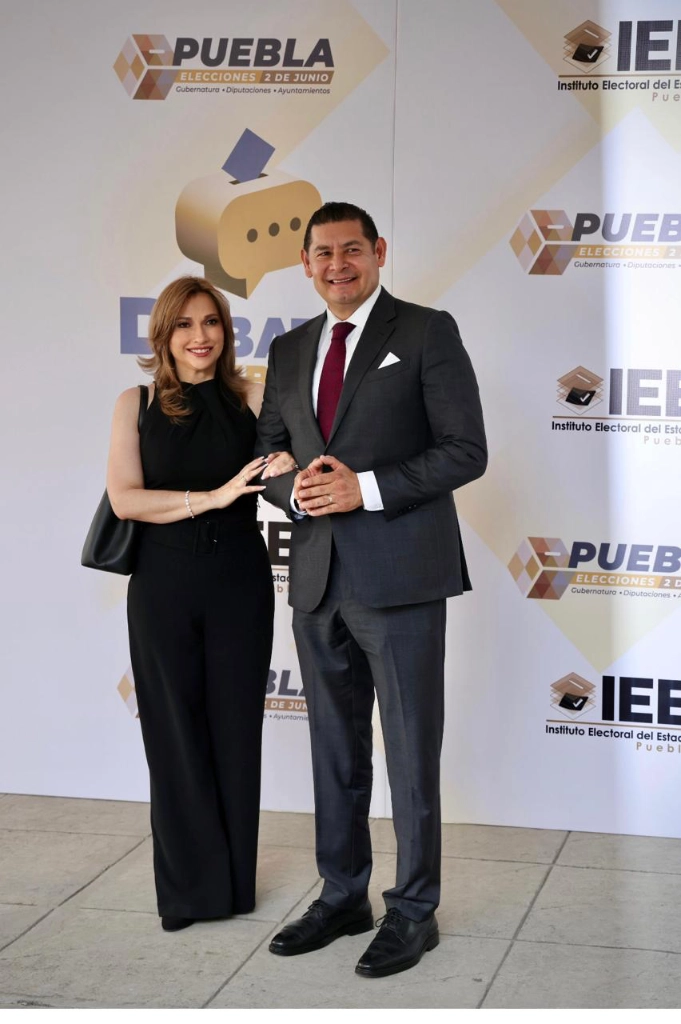 Alejandro Armenta, candidato de Morena al gobierno de Puebla, previo a debate entre aspirantes. Foto La Jornada
