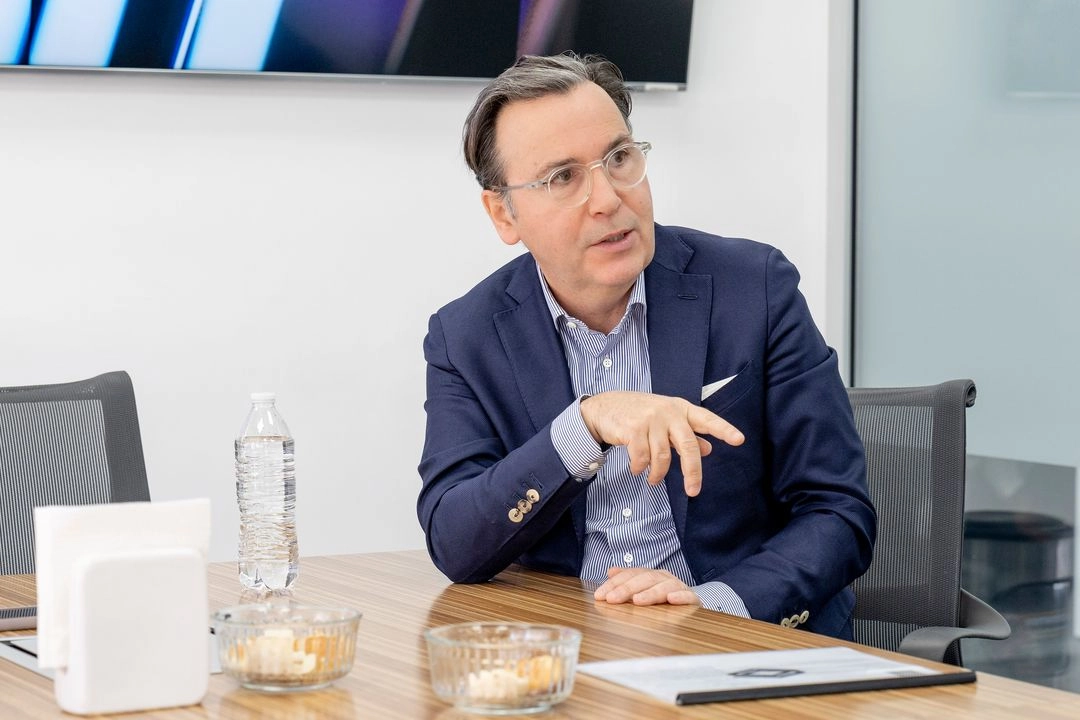 Arnaud Belloni, director de Marketing de Renault Group, confirmó la llegada del Megane E-Tech. Un SUV familiar que reforzará la oferta de vehículos eléctricos de la marca francesa en México. Foto 
