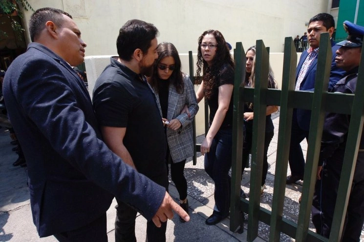 La hermana e hija de la directora Mónica García Villegas se retiran de la audiencia privada en el Tribunal Superior de Justicia CDMX. Foto Cristina Rodríguez / Archivo 