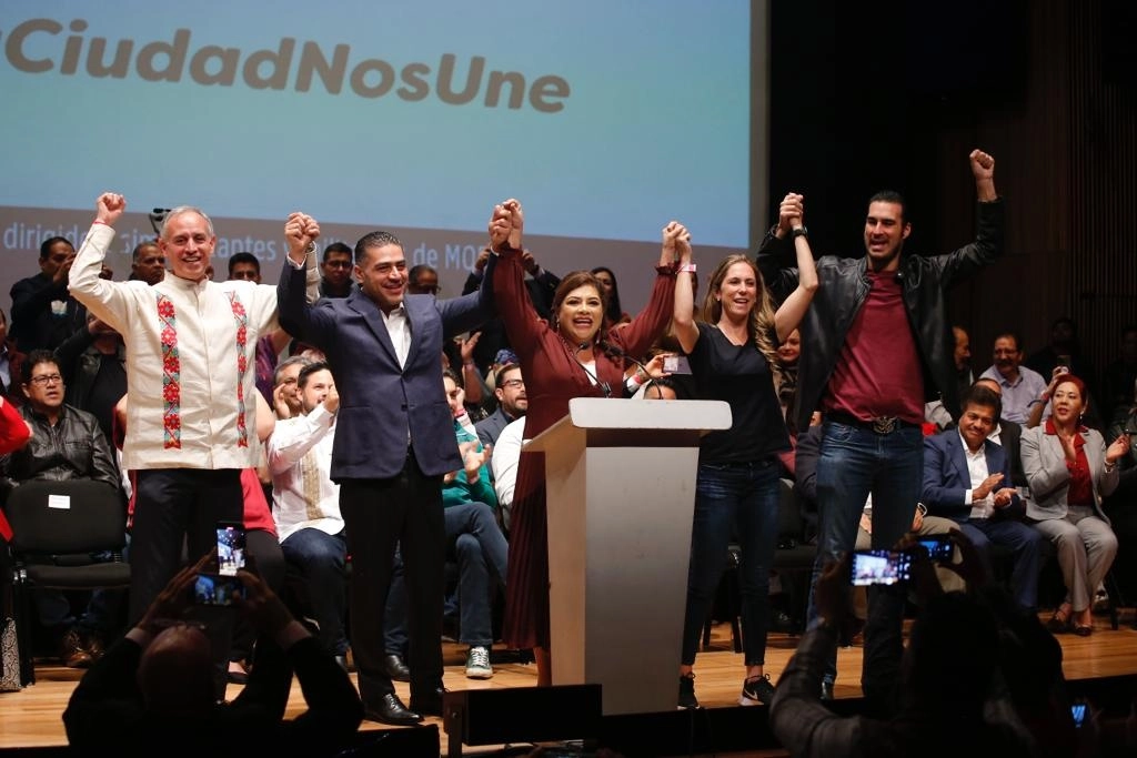 Clara Brugada arranca su precampaña como candidata a la jefatura del Gobierno capitalino “Hacia la victoria: la ciudad nos une”, en el Centro Cultural Roberto Cantoral, en la alcaldía Benito Juárez, el 20 de noviembre de 2023. Foto María Luisa Severiano