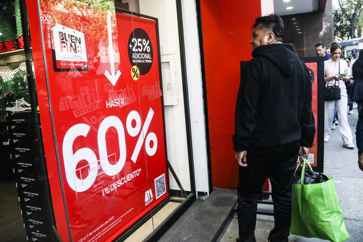 Rebajas por El Buen Fin en una tienda de la CDMX. Foto 