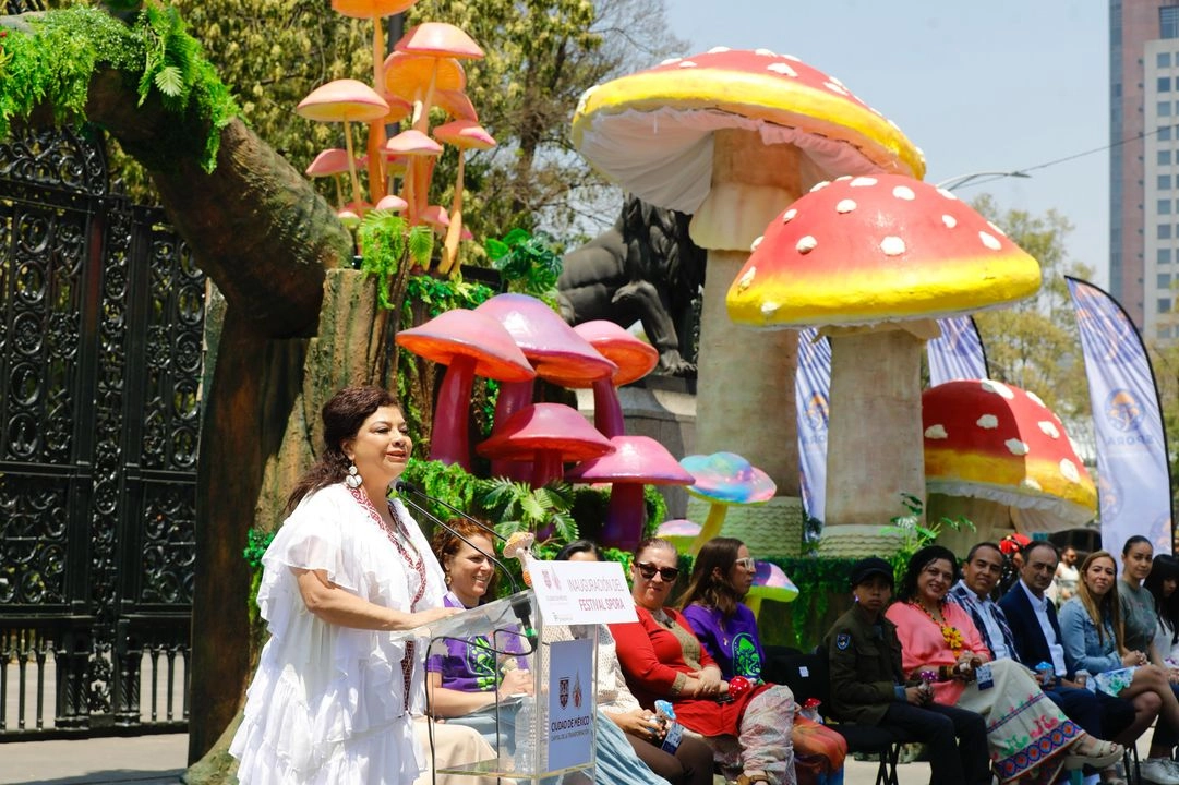 La cartelera inicia este jueves con el espectáculo del Ballet Folklórico de Amalia Hernández en la Isleta del Lago Menor. Foto 