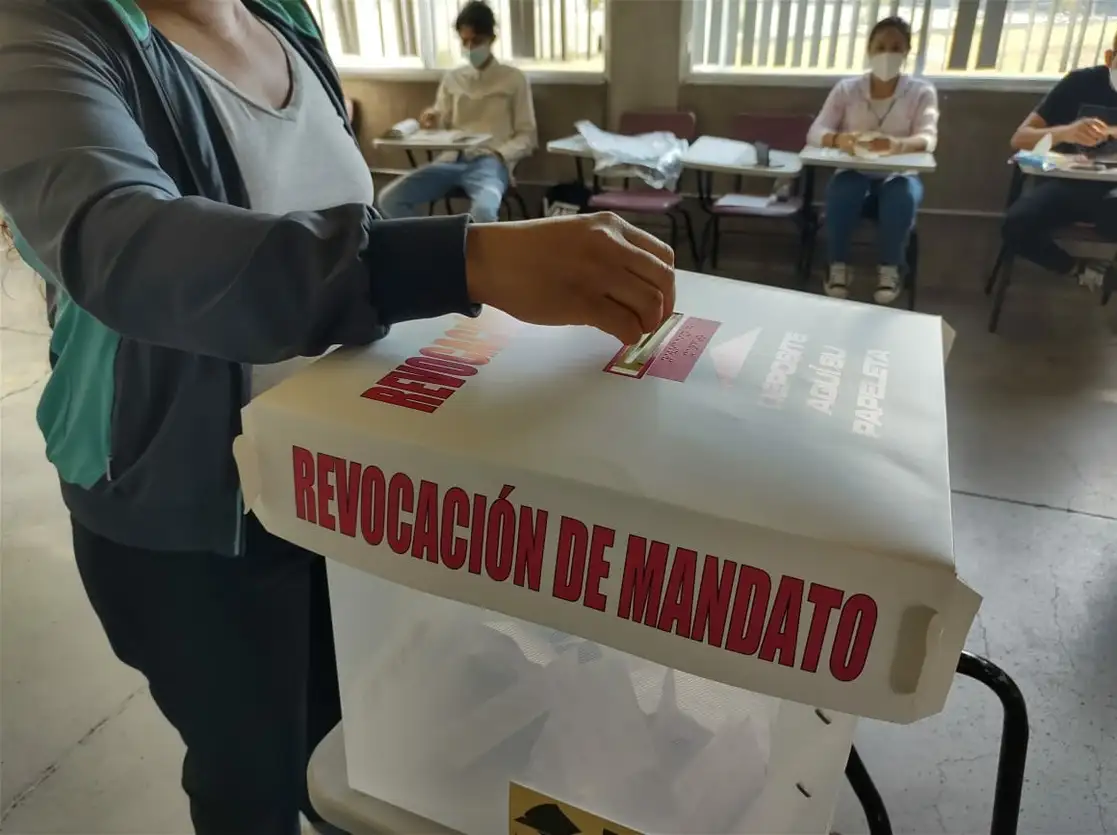 En Guanajuato, inició sin contratiempos la jornada electoral de consulta de revocación de mandato del presidente Andrés Manuel López Obrador. Foto Carlos García