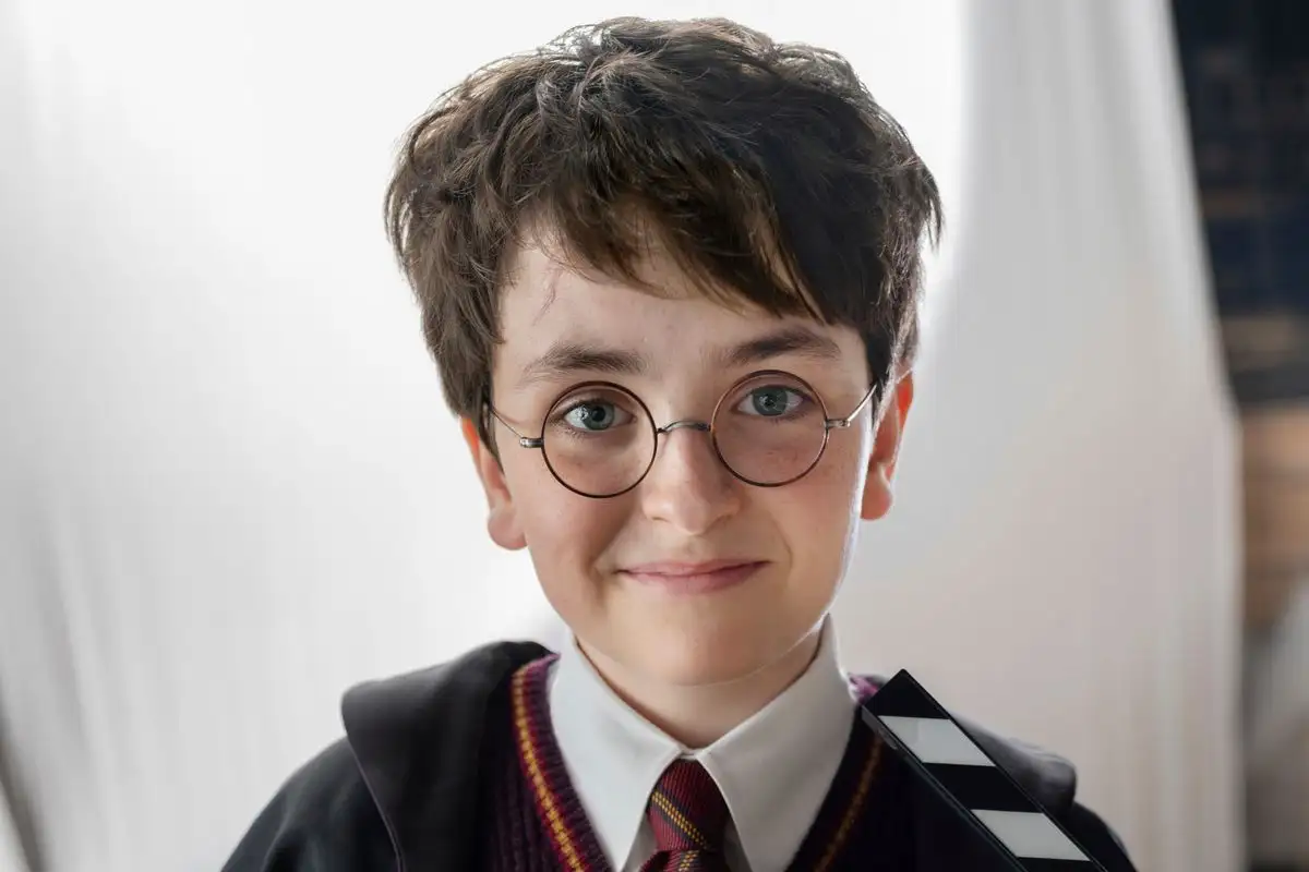 Además de McLaughlin como el héroe protagónico, se ha anunciado que Arabella Stanton será Hermione Granger y Alastair Stout interpretará a Ron Weasley. Foto