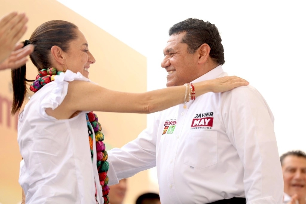 Javier May Rodríguez, candidato a la gubernatura de Tabasco por la coalición Seguiremos Haciendo Historia y la abanderada presidencial, Claudia Sheinbaum. Foto Tomada de X @TabascoJavier

