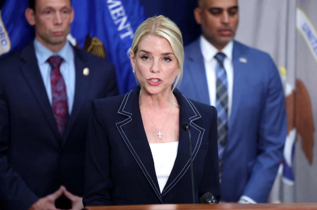 La fiscal general de Estados Unidos, Pam Bondi, habló durante una conferencia en la ciudad de Nueva York.
