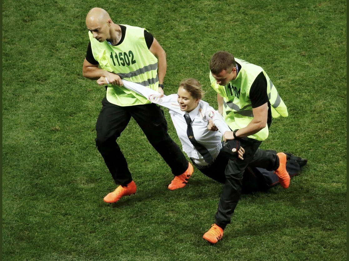 En 2018, Nikulshina saltó al césped del estadio moscovita Luzhniki durante la final del Mundial de fútbol. Foto @pussyrrriot