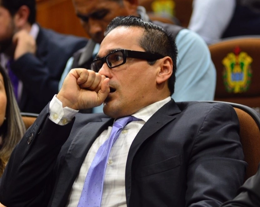 En imagen de archivo, Jorge Winckler Ortiz, en el Congreso local de Veracruz. El ex funcionario fue cesado del cargo de fiscal en septiembre de 2019. Foto Sergio Hernández Vega