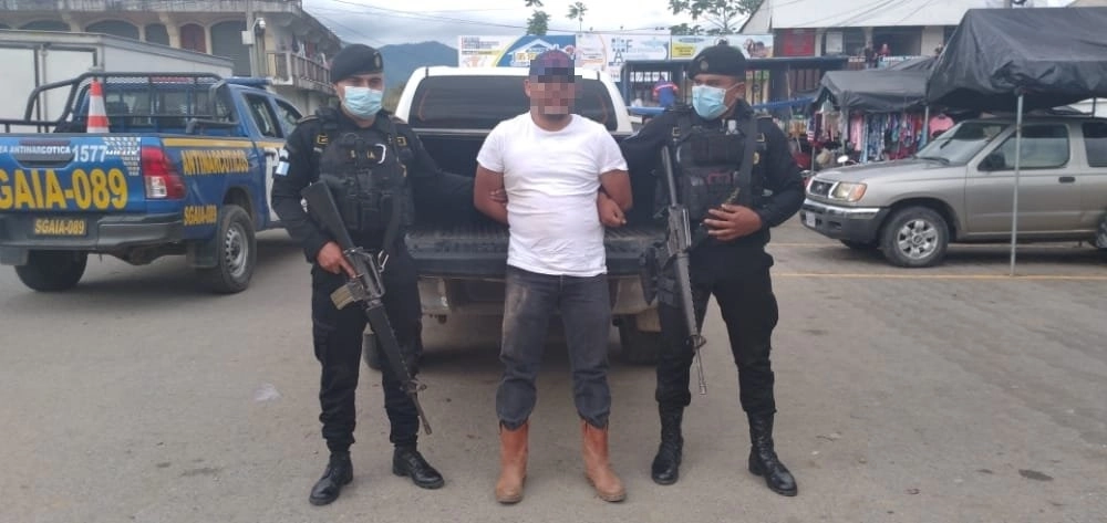 La policía de Guatemala detuvo a Donal Osorio, alias ‘Black’, supuesto narcotraficante reclamado por EU. Foto tomada del Twitter @MPguatemala 