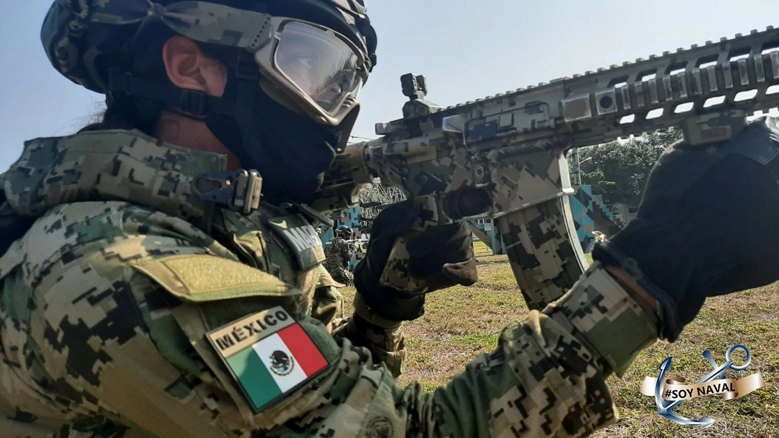Tras la refriega fueron aseguradas una pistola Calibre 50 -de las denominadas "matapolicías"-, seis armas largas: tres R15 y tres AK 47. Foto Europa Press
