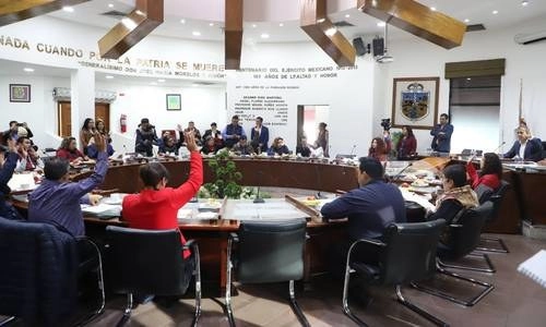 El cabildo del ayuntamiento de Ecatepec, estado de México, aprobó incluir en el bando municipal el arresto de personas que ofendan, acosen o realicen actos de exhibicionismo en contra de mujeres. Foto ‘La Jornada’