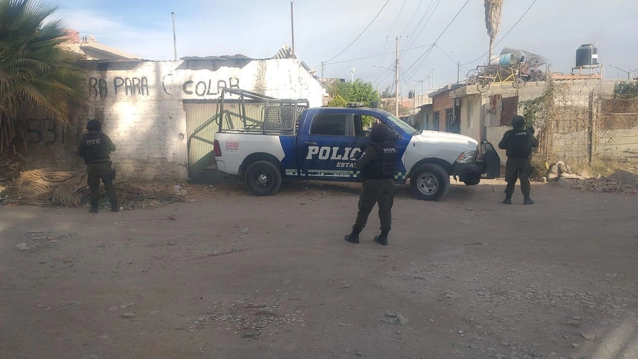 Cuando los elementos fueron atacados a balazos, la agresión fue repelida, pero lamentablemente una hija del agresor resultó herida y murió cuando fue llevada a recibir atención médica, refirió la FGE.