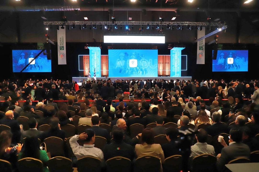 La presidenta Claudia Sheinbaum Pardo se encuentra en las instalaciones de Cintermex en Monterrey como invitada de honor en la  81ª Asamblea Anual de la Caintra. Foto 