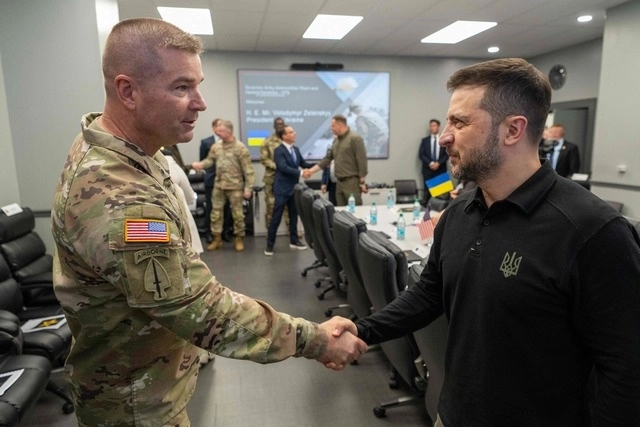 El presidente ucraniano, Volodymir Zelensky, llegó este domingo a Estados Unidos
para presentar a su homólogo estadunidense Joe Biden los detalles de su “plan de la
victoria”. Foto Afp