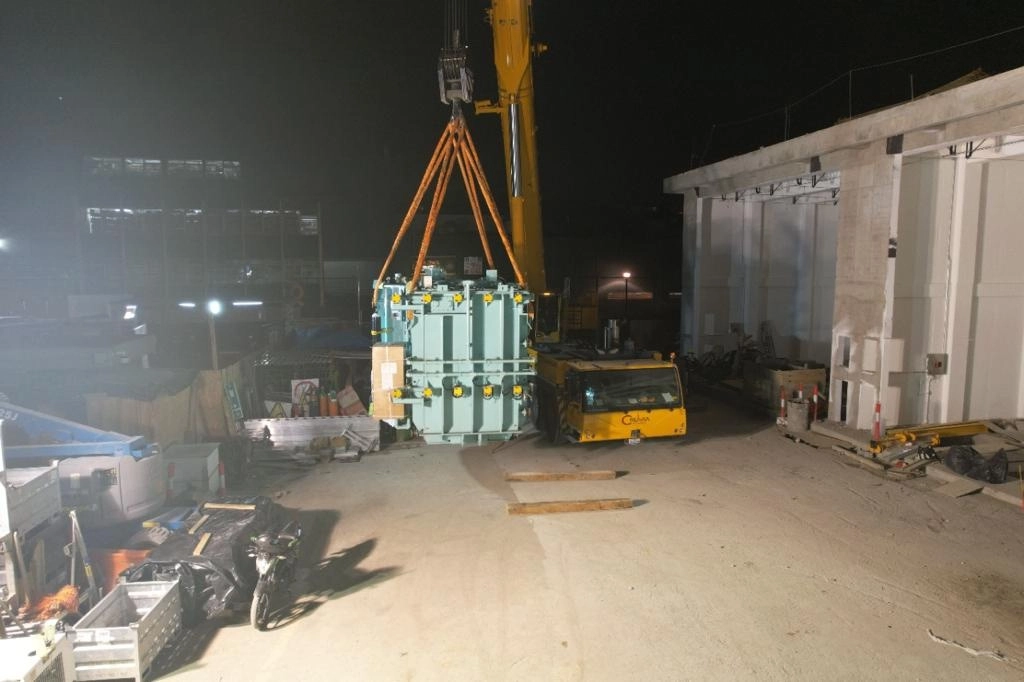 El fin de semana arribaron dos de cuatro transformadores que dotarán de energía eléctrica a las líneas 1, 2 y 3 del Metro. Foto proporcionada por el STC 