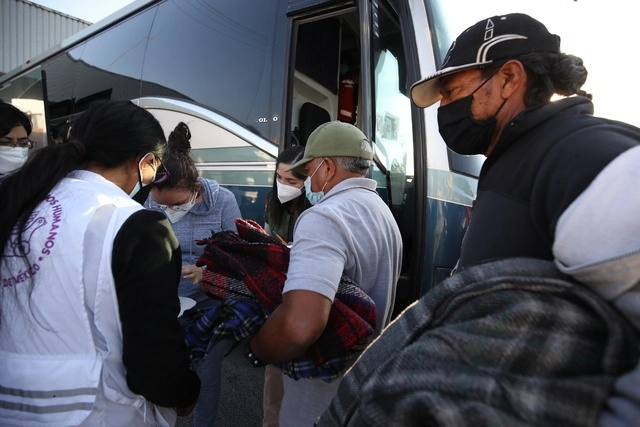 Integrantes de la caravana migrante salen de la Ciudad de México rumbo a diferentes estados del norte del país. Foto Yazmín Ortega Cortés / Archivo