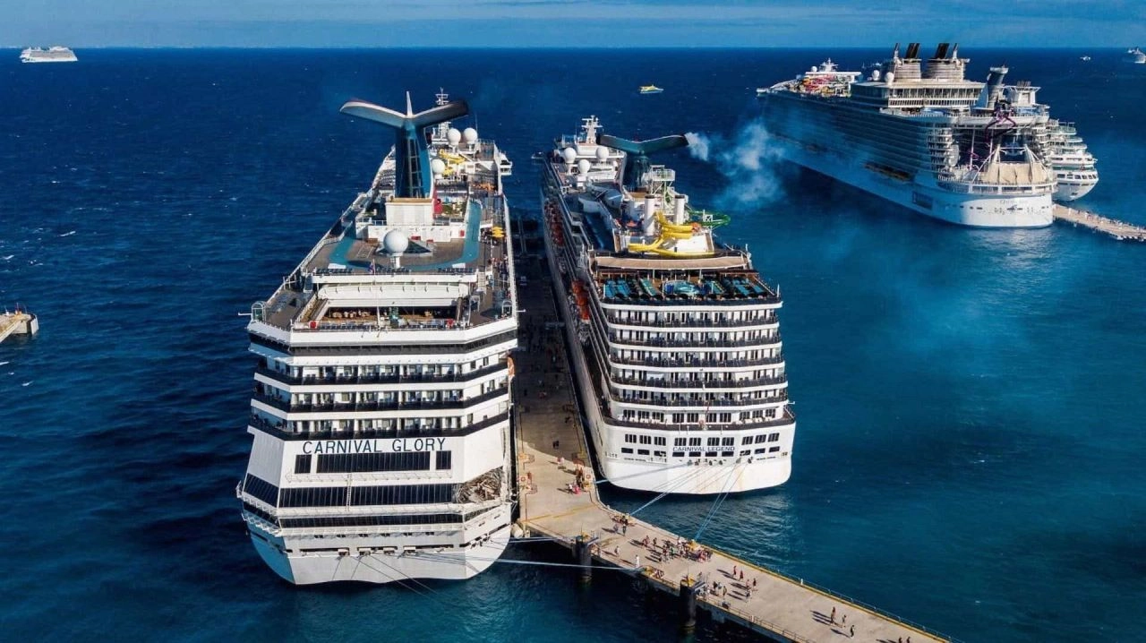 El arribo de este buque con una eslora de 348 metros, un tonelaje de 168 mil 666 toneladas, capacidad de 4 mil 100 pasajeros, está programado para la mañana del lunes 2 de junio en el Muelle 2 de la Terminal de Cruceros de Ensenada.