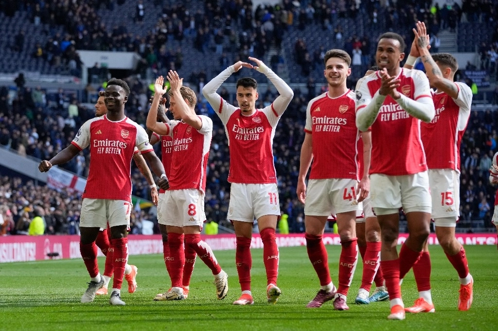 Arsenal se impuso 3-2 al Tottenham en la fecha 35 de la Liga Premier. Foto Ap 