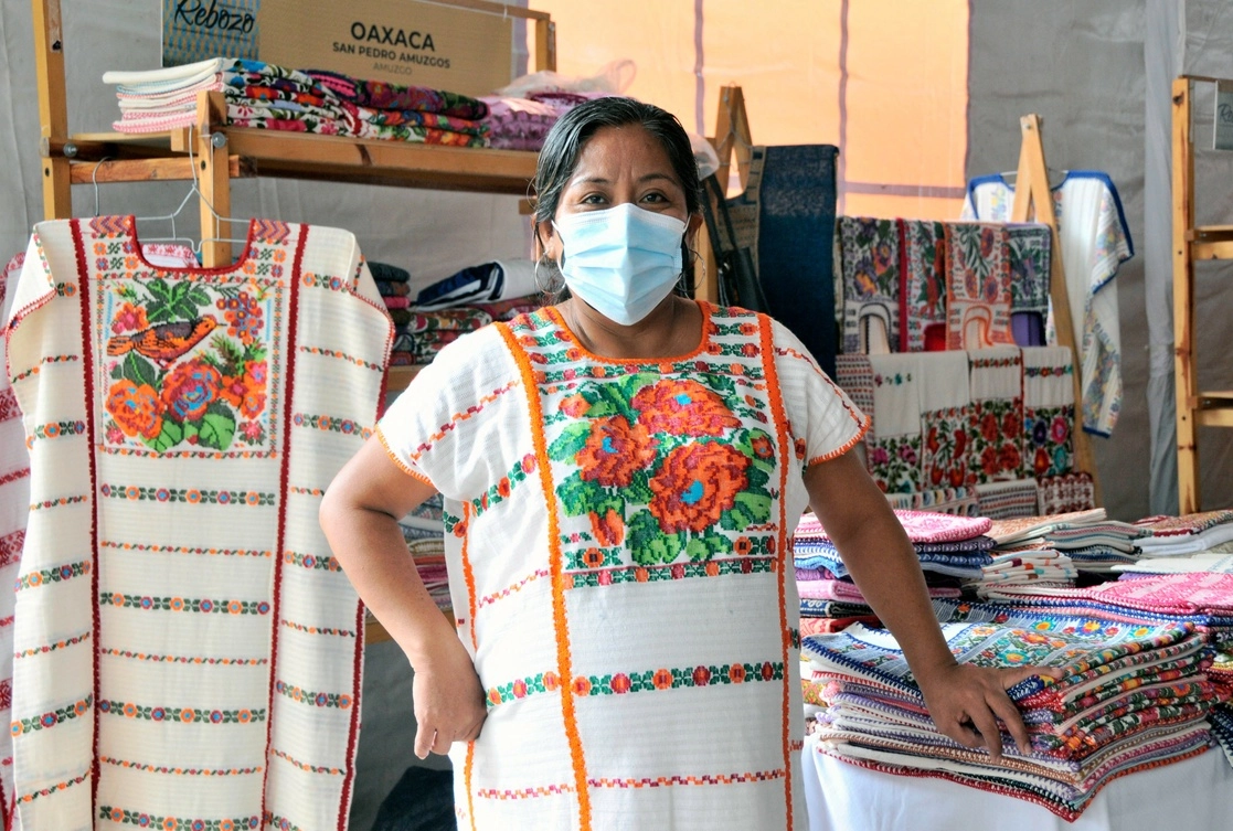 Artesana participante de la XII feria artesanal ‘Tápame con tu rebozo’. Foto Cortesía de Isaac Arias