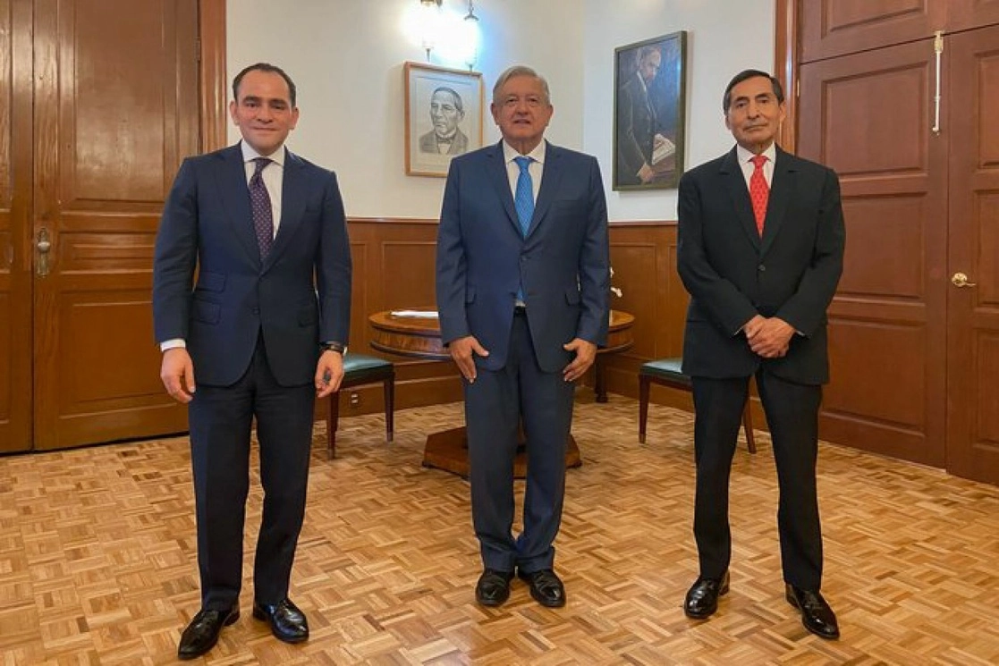 Arturo Herrera, Andrés Manuel López Obrador y Rogelio Ramírez de la O en Palacio Nacional. Foto Presidencia