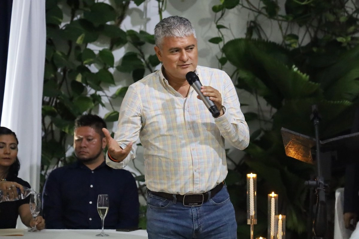 René Omar Jaén y su equipo de trabajo fueron asaltados en la autopista Veracruz-Tuxpan, cuando regresaban de entregar apoyo a damnificados por las lluvias en Poza Rica, Veracruz. Foto 